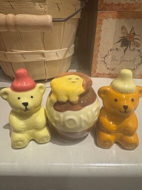 Ceramic Bear Salt & Pepper Shakers with Honey Pot (3 pcs)